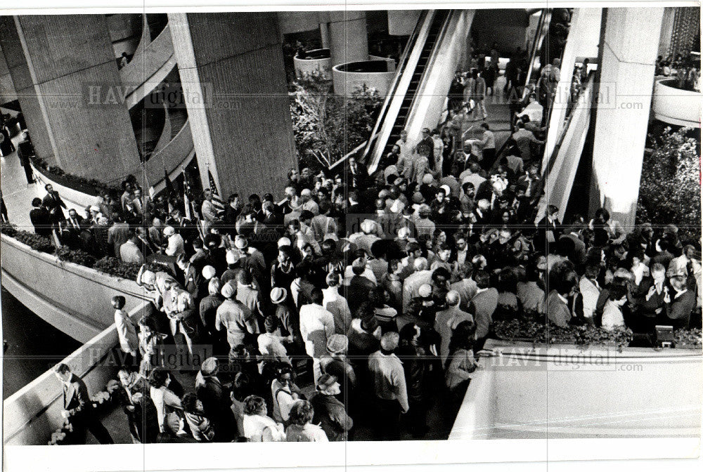 1977 Press Photo Detroit Plaza Hotel - Historic Images