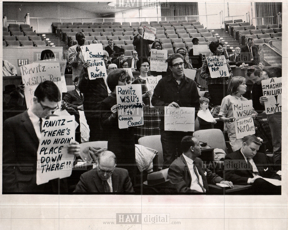 1966 Press Photo WOOD PROTESTERS - Historic Images