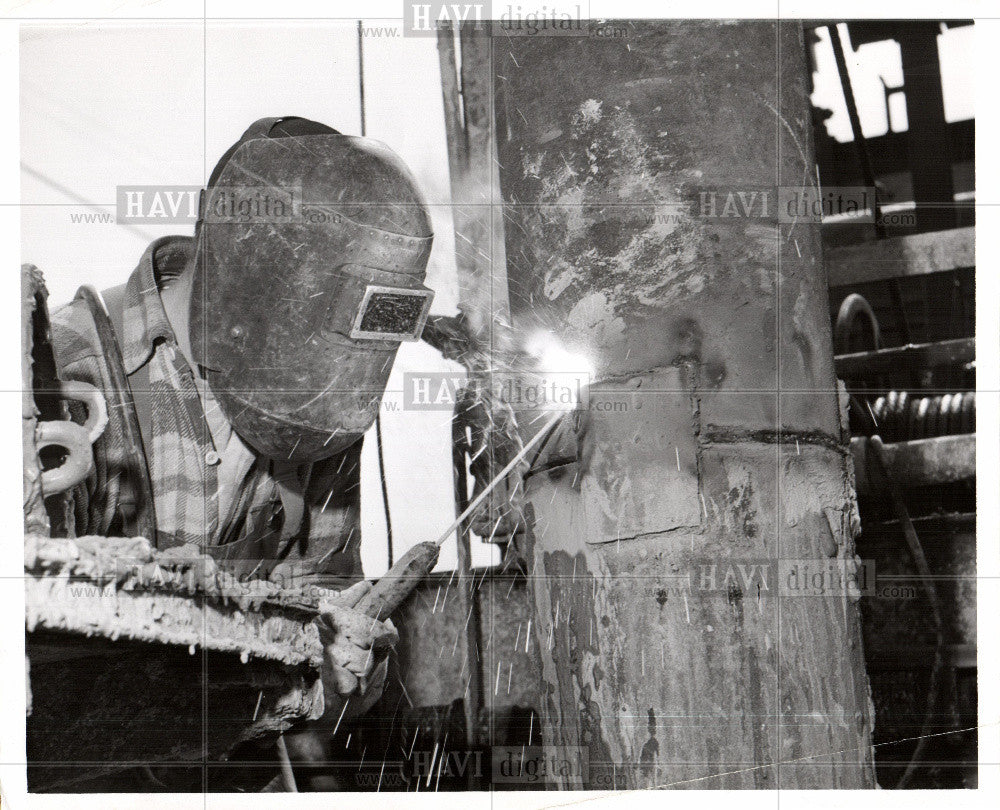 1952 Press Photo Welding Metals Sculptural Process - Historic Images