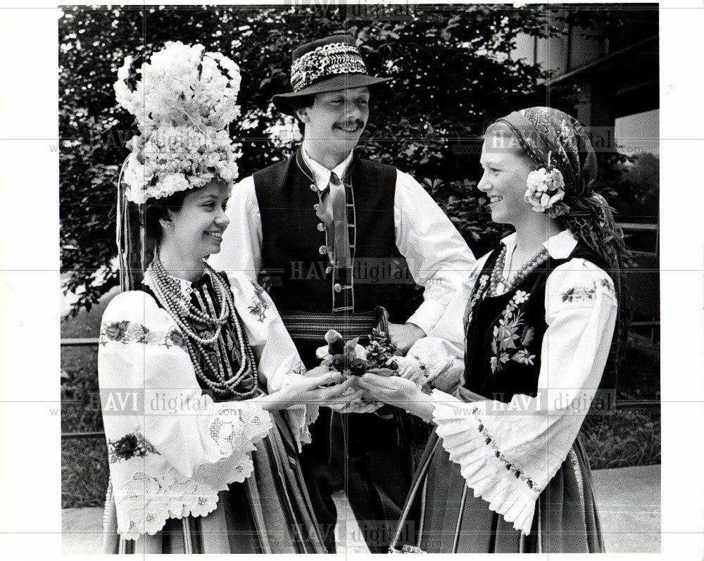 1978 Press Photo Polish Folk troup members wedding - Historic Images