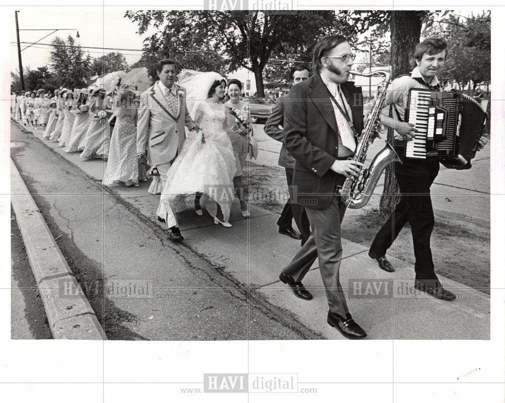 1975 Press Photo Wedding  Couple - Historic Images