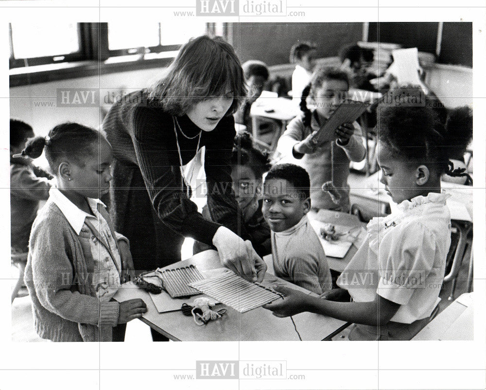 1970 Press Photo Weaving - Historic Images