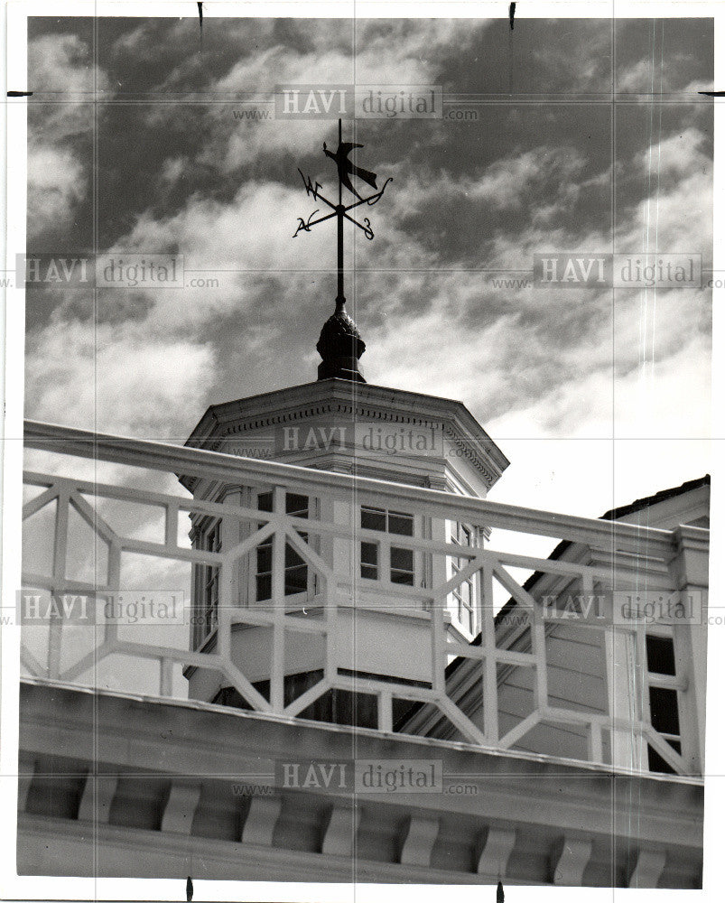 Press Photo DeabornGreenfield village compass bird - Historic Images