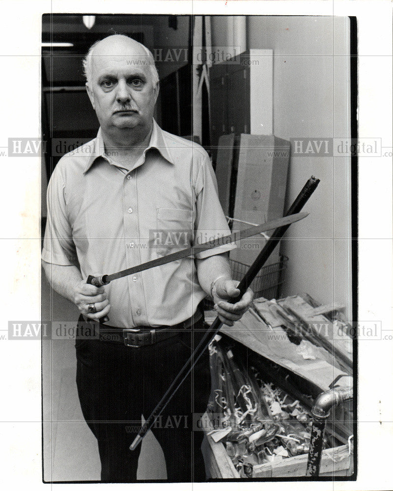 1976 Press Photo Weapon - Historic Images