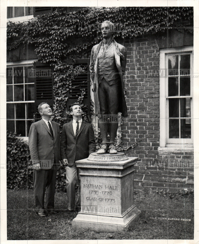 1960 Press Photo Nathan Hale statue - Historic Images