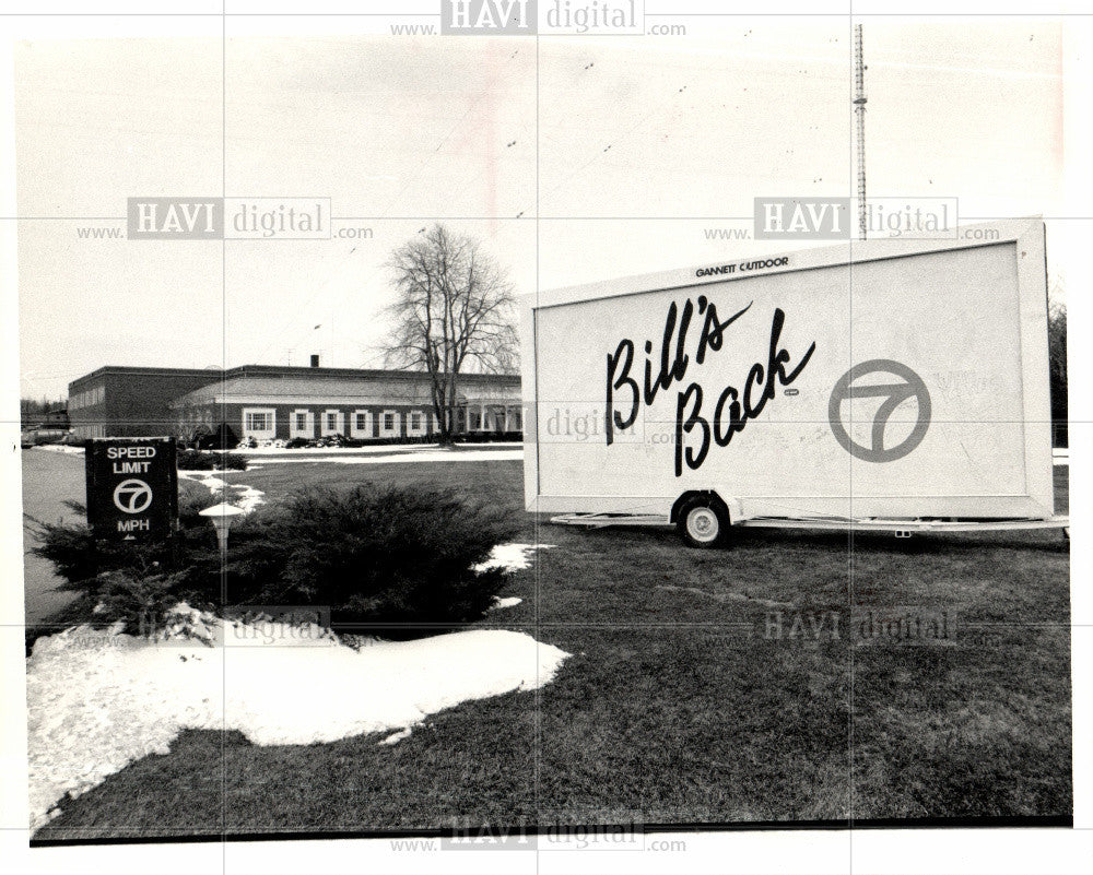 1984 Press Photo Channel 7 studios Bill Bonds - Historic Images