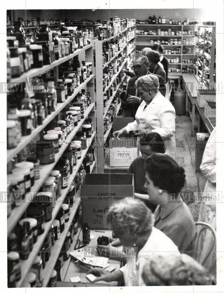 1959 Press Photo volunteer 1959 aid assistence people - Historic Images