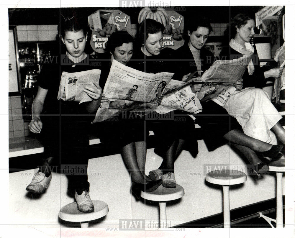 1985 Press Photo Woolworth Store - Historic Images