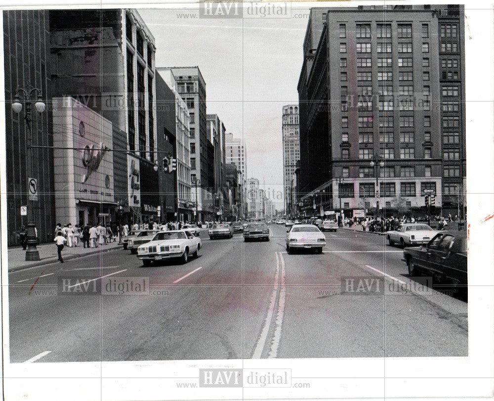 1977 Press Photo Wood Traffic - Historic Images