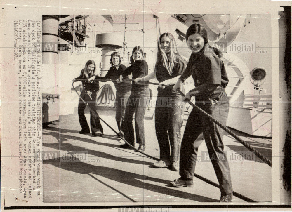 1974 Press Photo Women Cadets T.S. Golden Bear - Historic Images