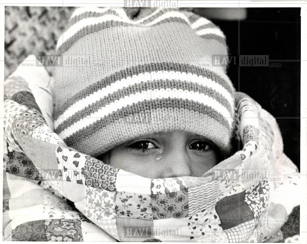 1976 Press Photo Winter,scene,snowfall,global,shines - Historic Images