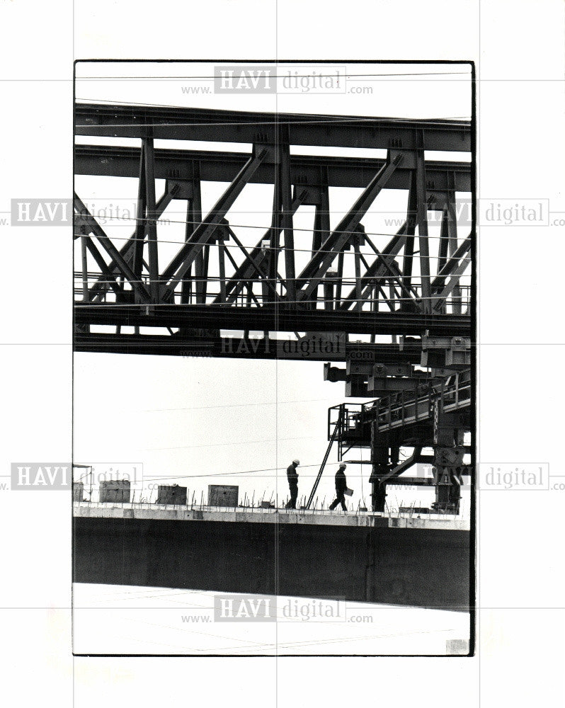 1981 Press Photo Zilwaukee Bridge 1981 - Historic Images