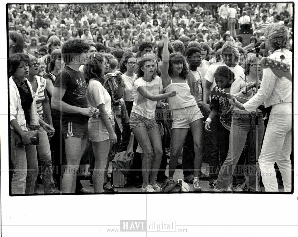 1981 Press Photo Youth Teenager Adolescent Maturity - Historic Images