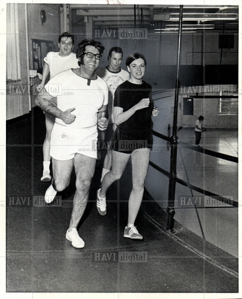 1973 Press Photo YMCA Siglinde Eckardt joggers gym