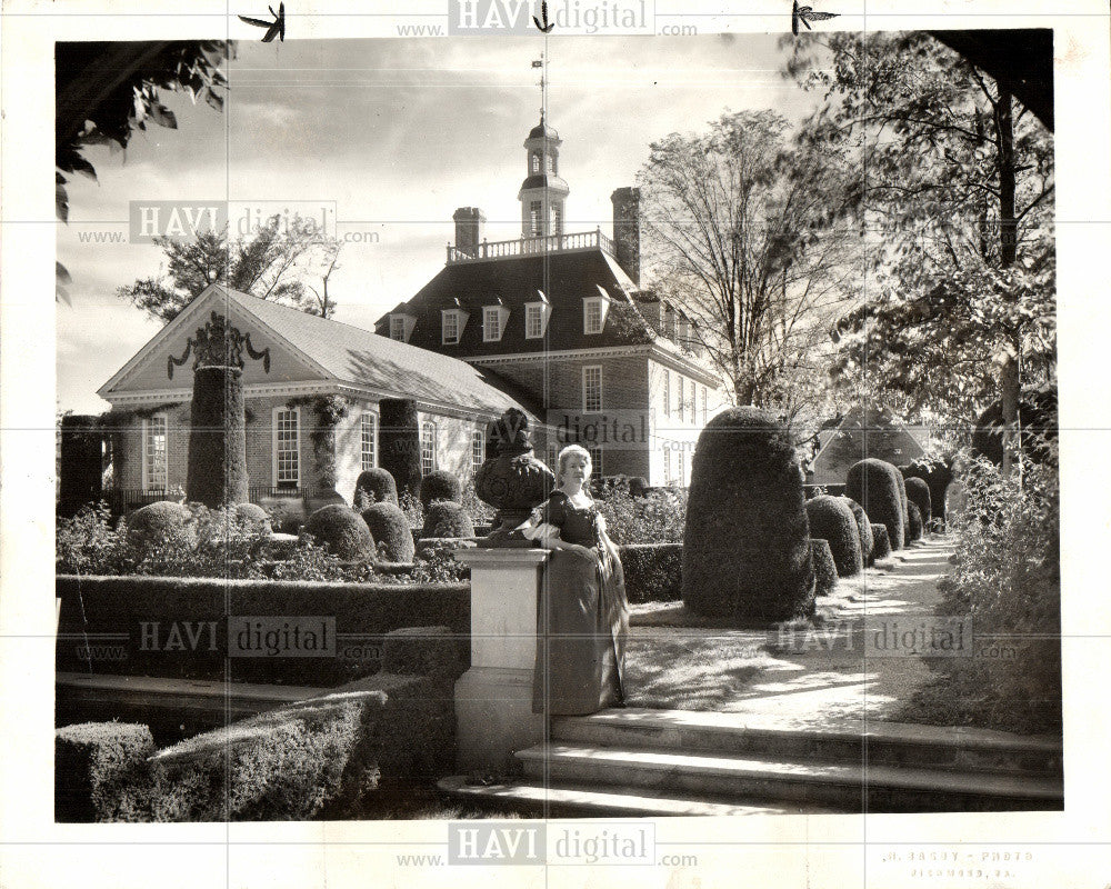 1948 Press Photo Virginia Colonial Palace Garden - Historic Images