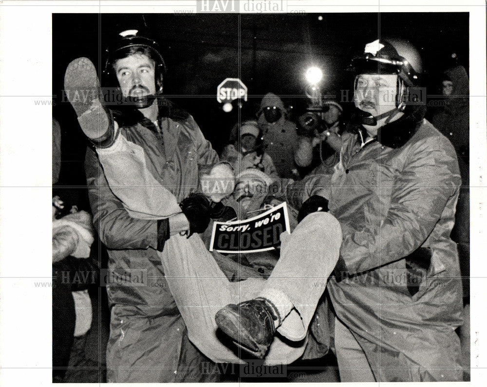 1983 Press Photo nuclear weapons protest demonstration - Historic Images