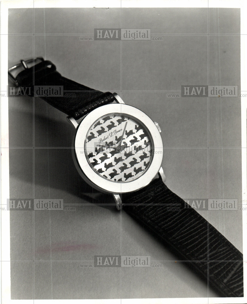 1976 Press Photo WATCH, ROBERT L. GREEN - Historic Images