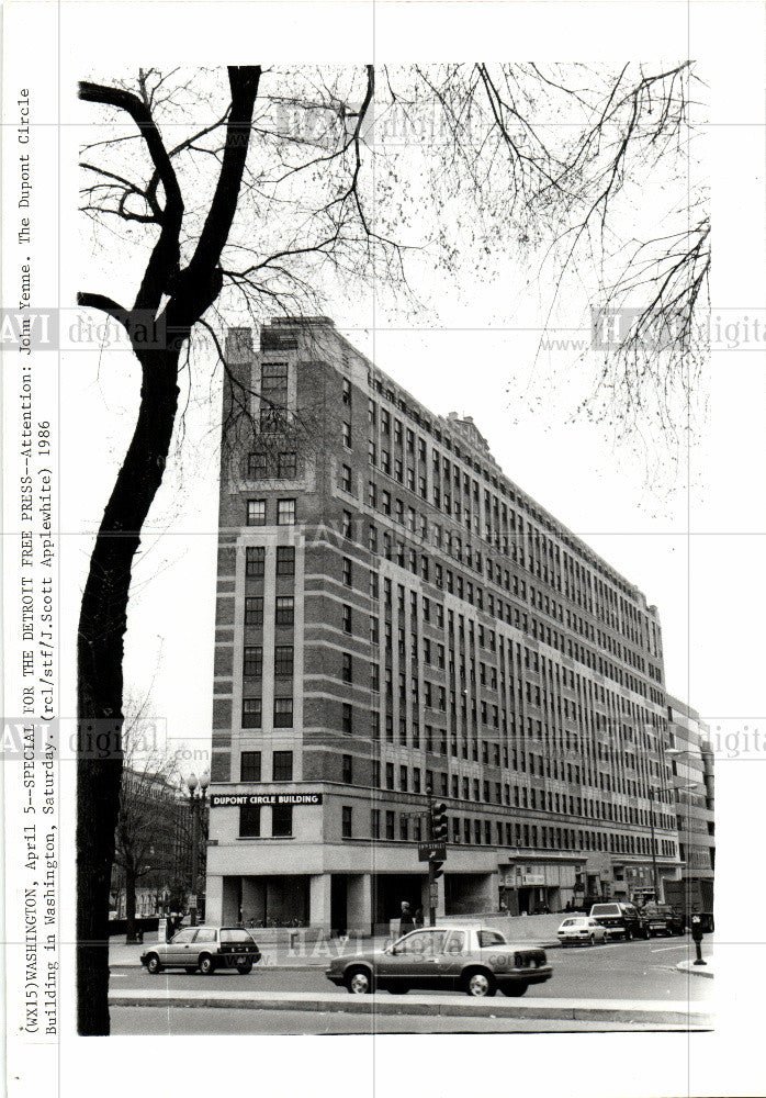 1986 Press Photo John Yenne The Dupont Circle Building - Historic Images