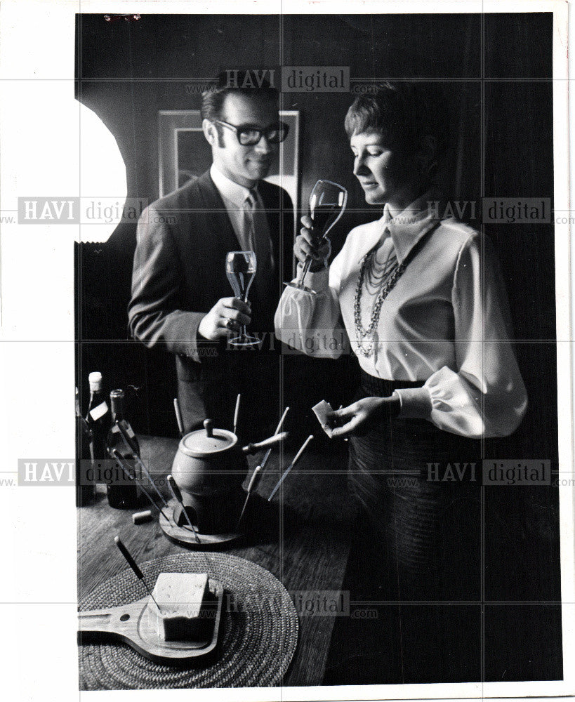 1969 Press Photo WINE TASTING - Historic Images