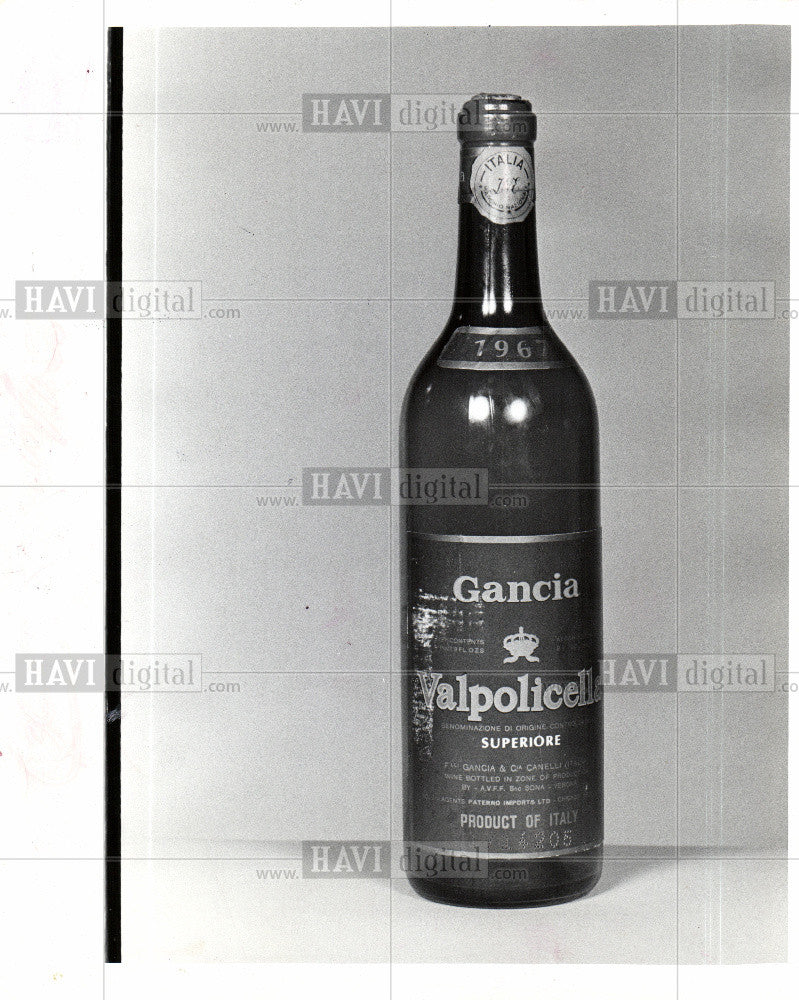 1973 Press Photo Wine Bottles - Historic Images