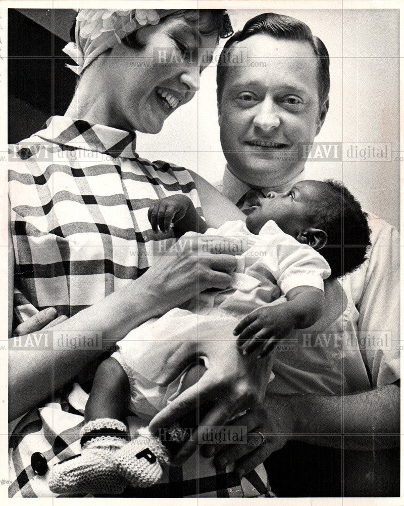 1969 Press Photo Adoption - Historic Images