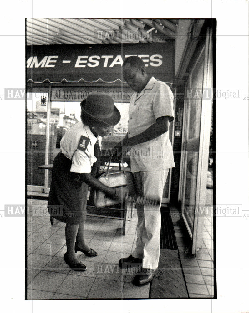 1987 Press Photo Amanzimtoti, Security After Bombing - Historic Images