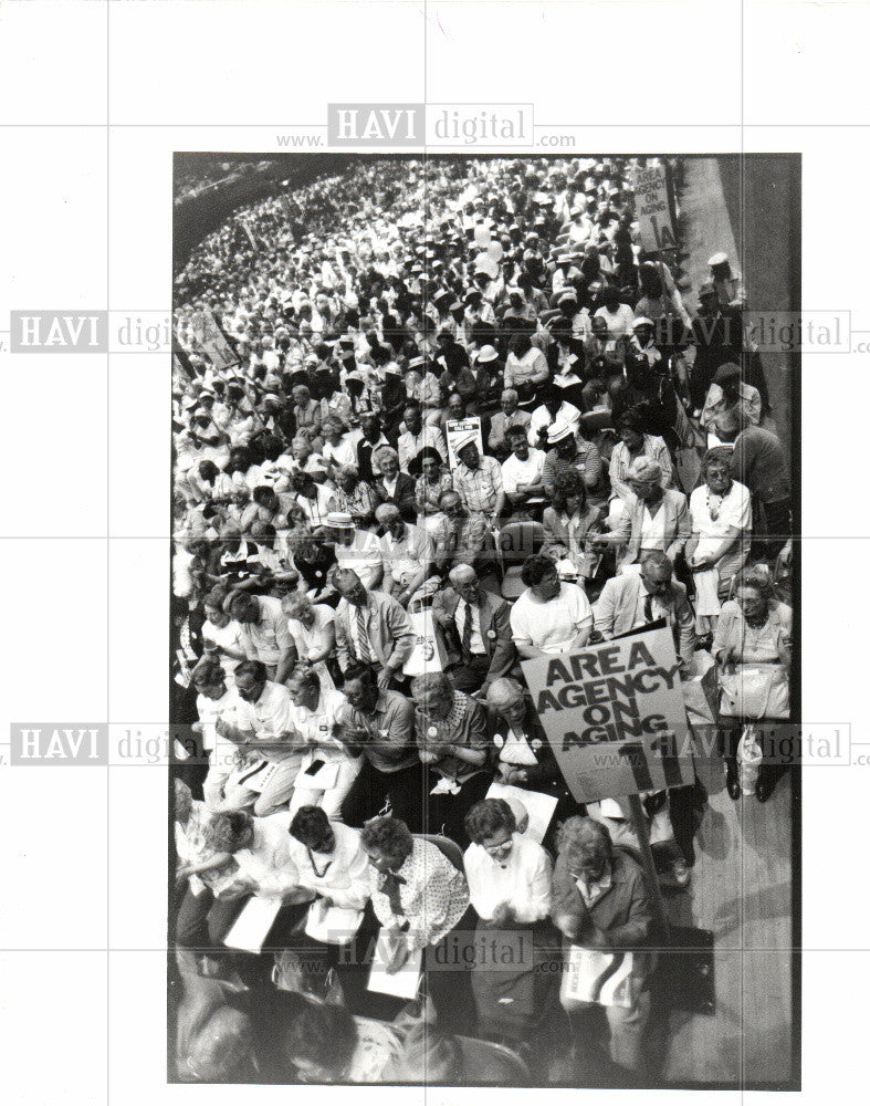 1989 Press Photo Aged Power Day - Historic Images