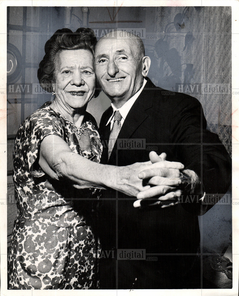 1965 Press Photo David Davis &amp; Mrs. Bessie Docther - Historic Images