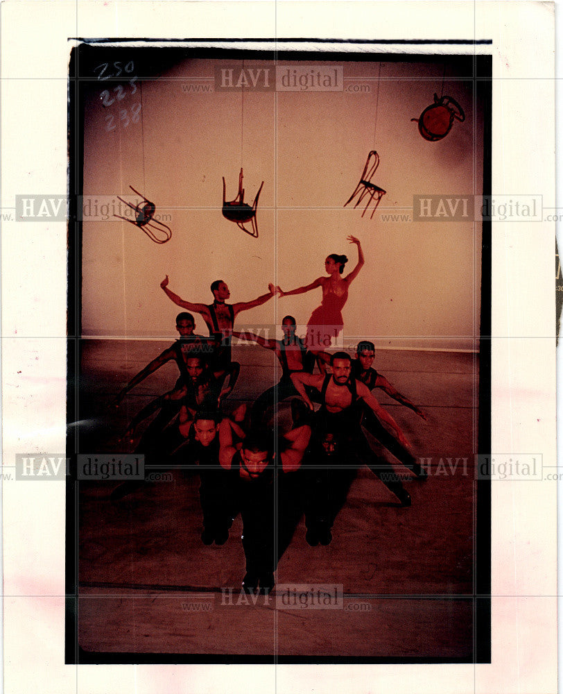 1990 Press Photo Alvin Ailey American Dancing Theatre - Historic Images