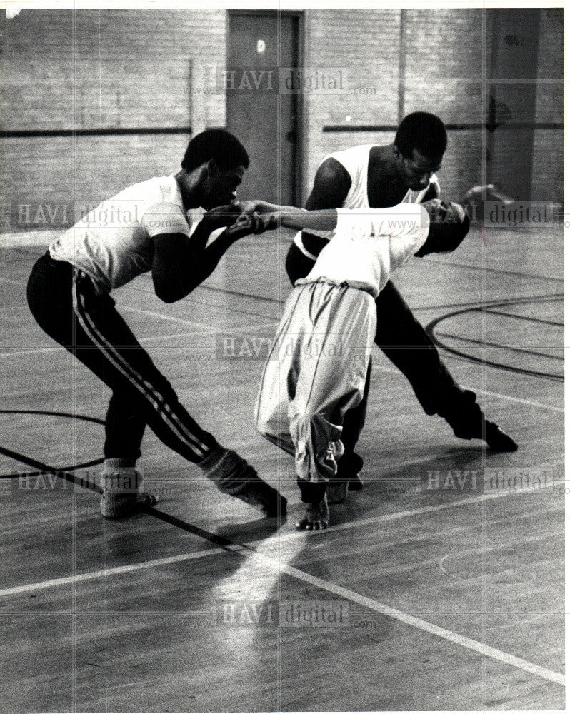 Press Photo Alvin Ailey American Dance Theater - Historic Images