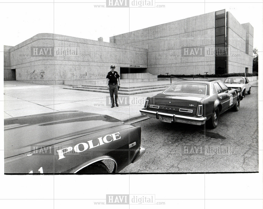 1979 Press Photo Adat Shalom Synagogue Officer Jim St. - Historic Images