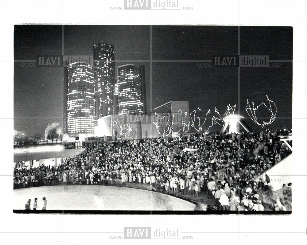 1981 Press Photo Detroit&#39;s Hart Plaza christmas - Historic Images