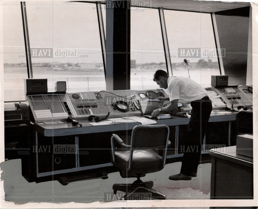 1996 Press Photo Air Traffic Control  Flight - Historic Images