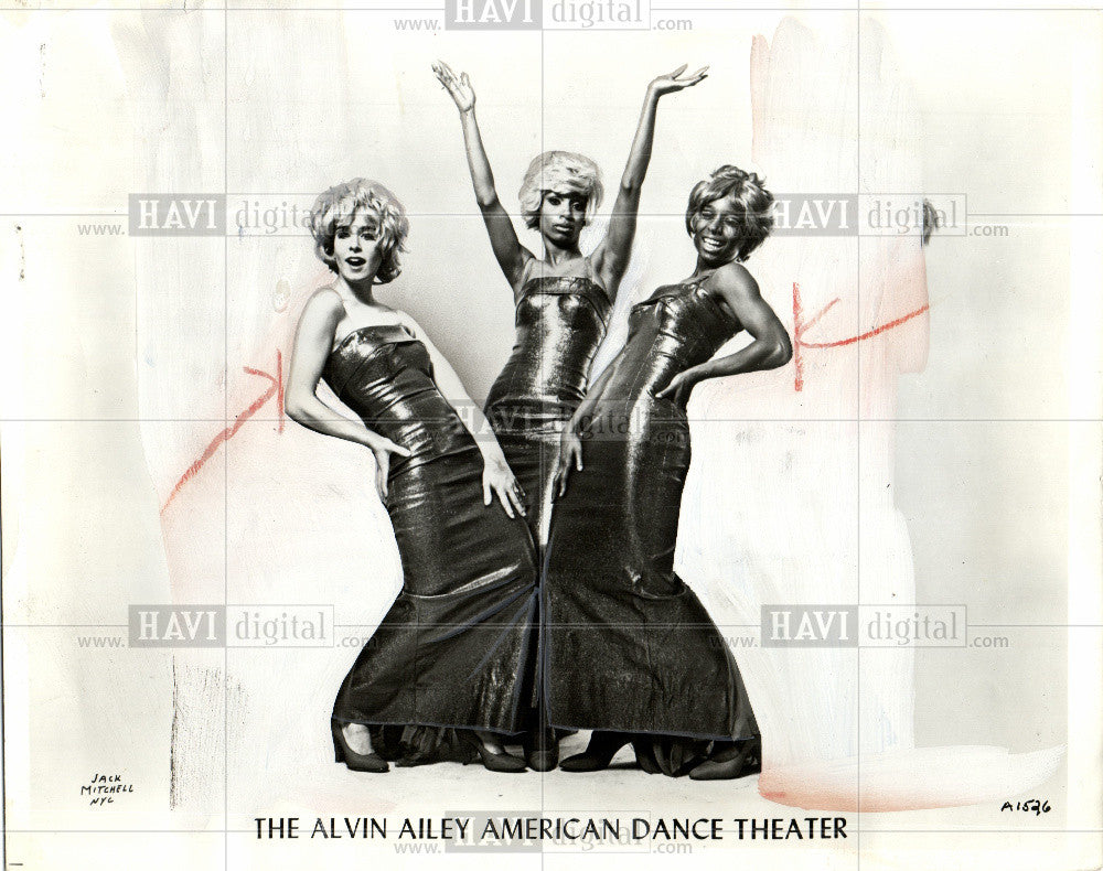1971 Press Photo THE ALVIN AILEY AMERICAN DANCE THEATER - Historic Images