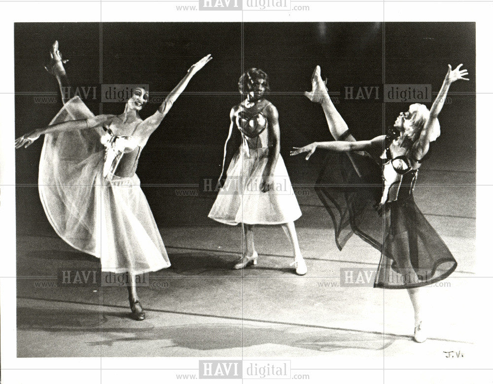 Press Photo Ailey, Alvin American Dance Theater - Historic Images