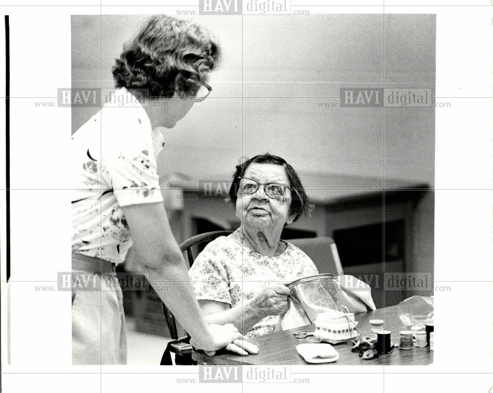 1965 Press Photo Leona Davis - Historic Images