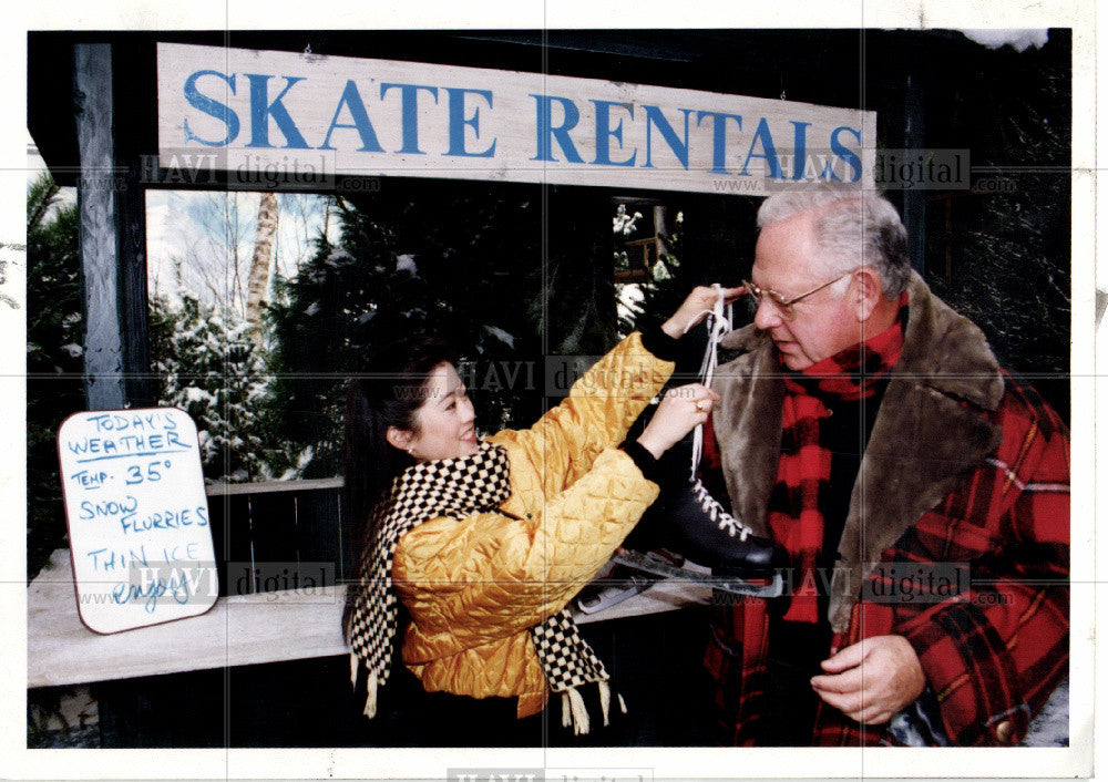 1994 Press Photo Kristi Yamaguchi Dave Thomas Advertise - Historic Images