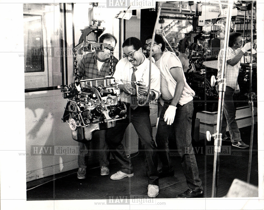 1983 Press Photo Budweiser commercial Pontiac - Historic Images