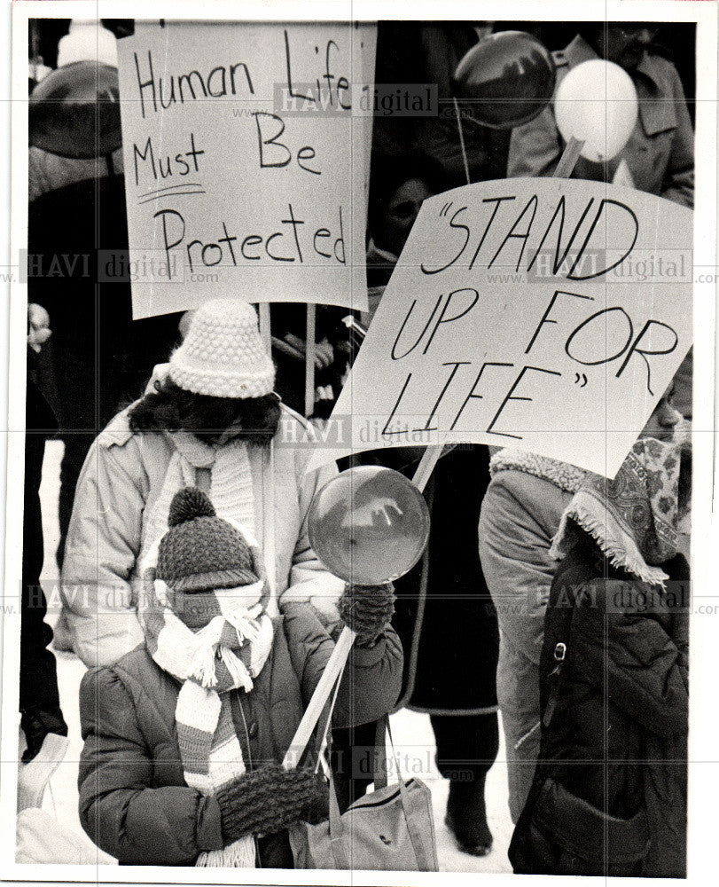 1984 Press Photo Abortion rally placards Kennedy Square - Historic Images