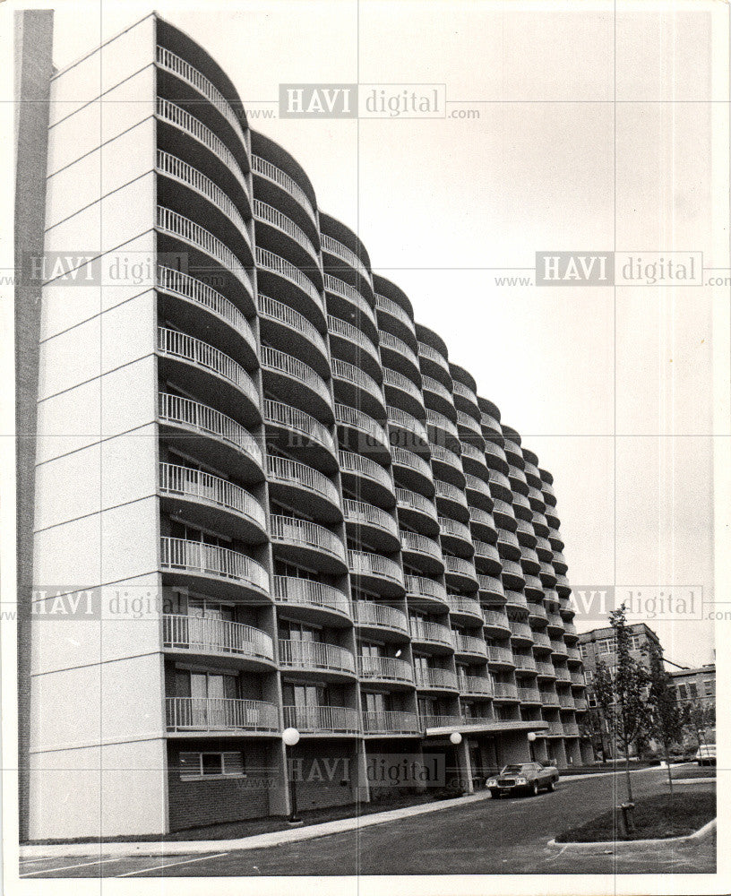 1972 Press Photo Hi Rise Apartments - Historic Images