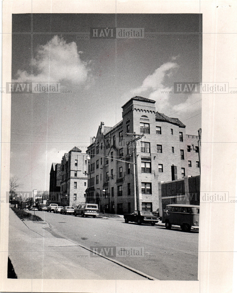 1974 Press Photo OLD APARTMENT BUILDINGS - Historic Images