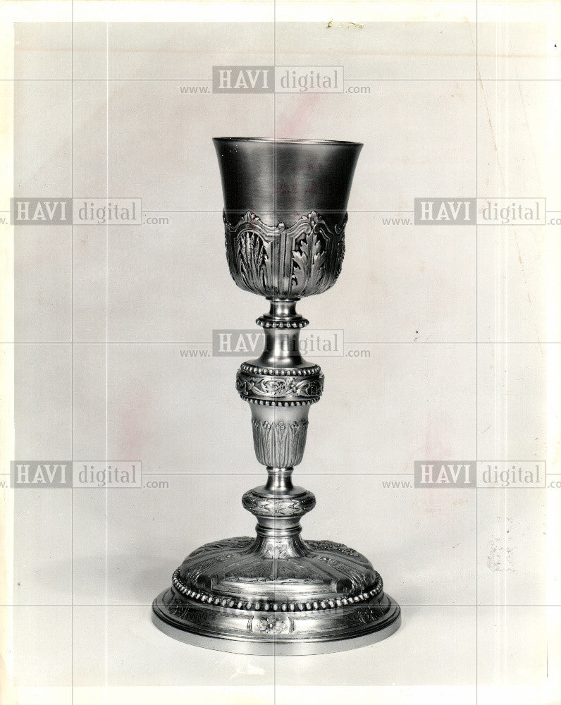 1975 Press Photo CHALICE AND CREAMER - Historic Images