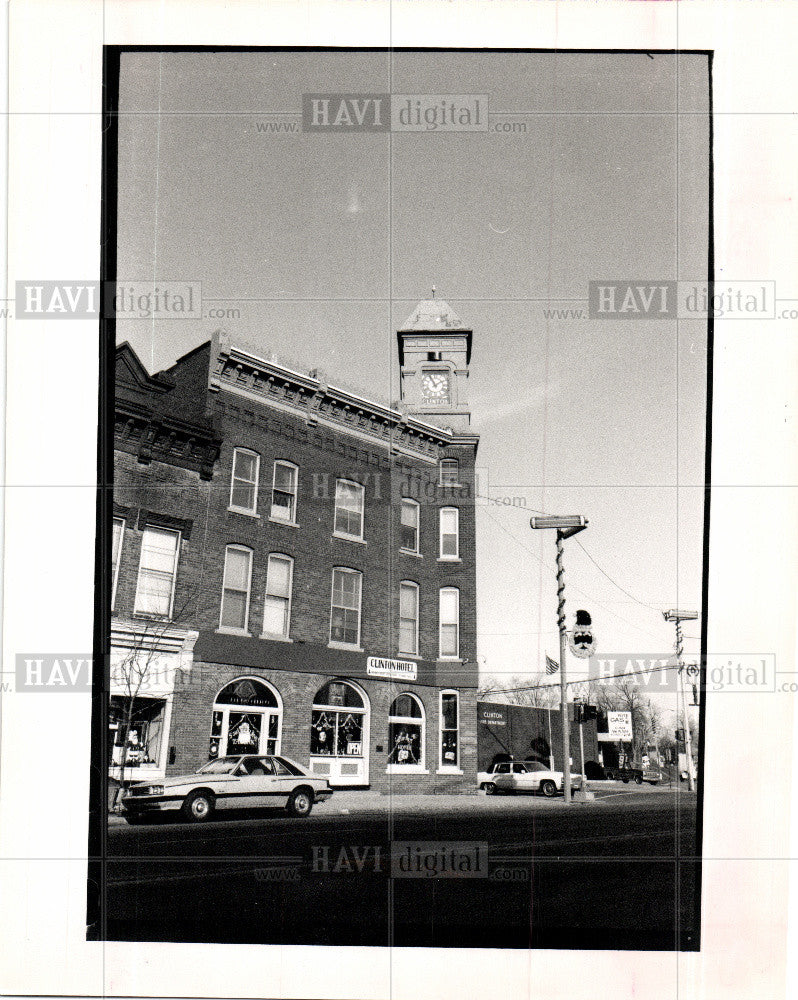 1988 Press Photo Clinton Hotel - Historic Images