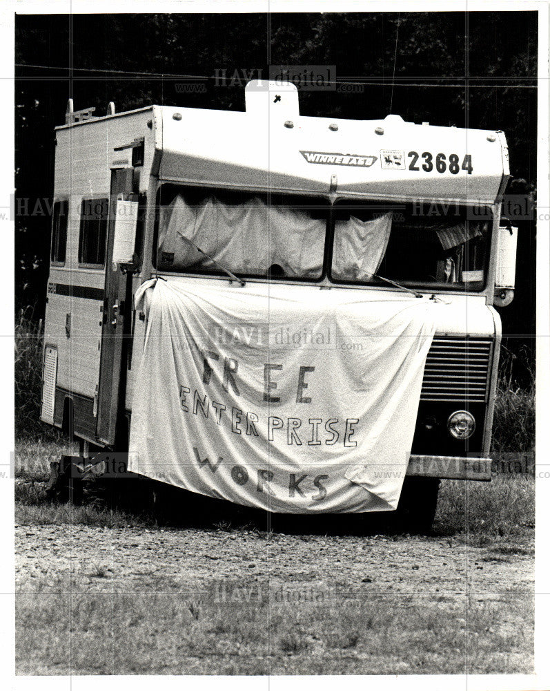 1982 Press Photo Amway camper Charlotte N.C. Coliseum - Historic Images