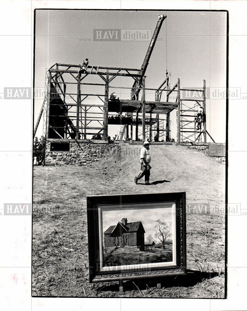 1983 Press Photo Amish Painting Stands Teamwork - Historic Images