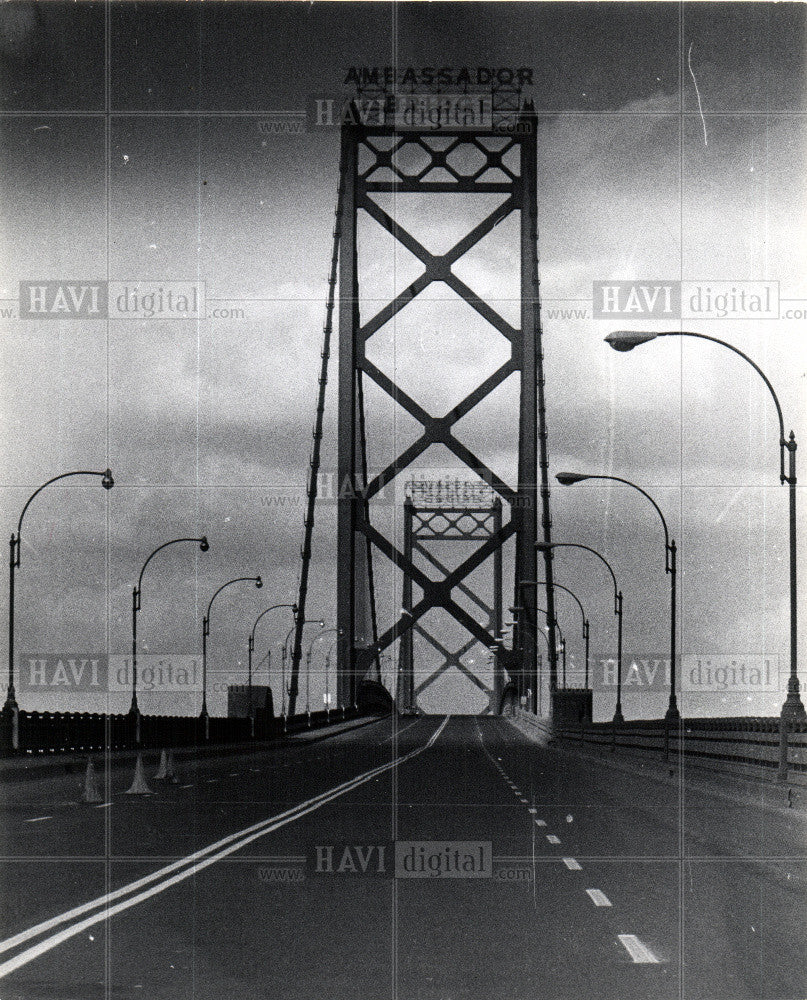 1968 Press Photo Ambassador Bridge Suspension Detroit - Historic Images