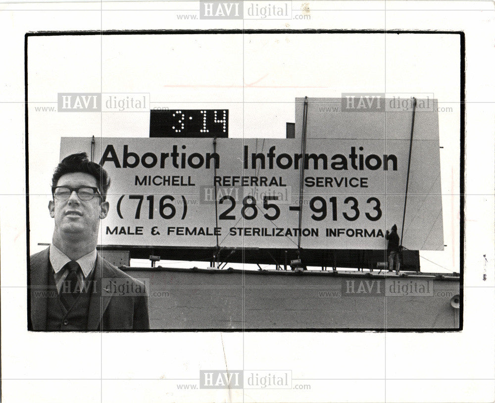 1970 Press Photo michell,abortion information,billboard - Historic Images