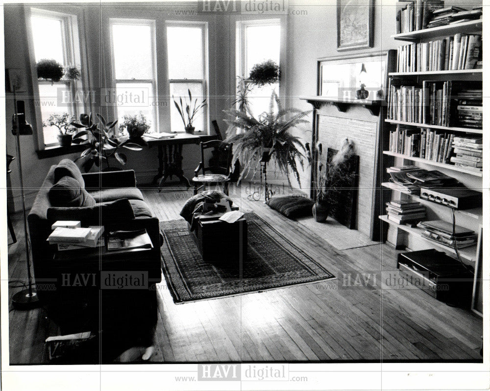 1979 Press Photo Hancock apartment fire play bay window - Historic Images