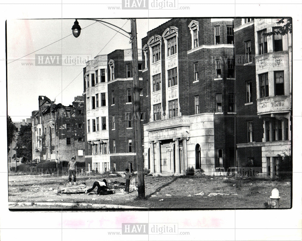 1982 Press Photo apartment buildings - Historic Images