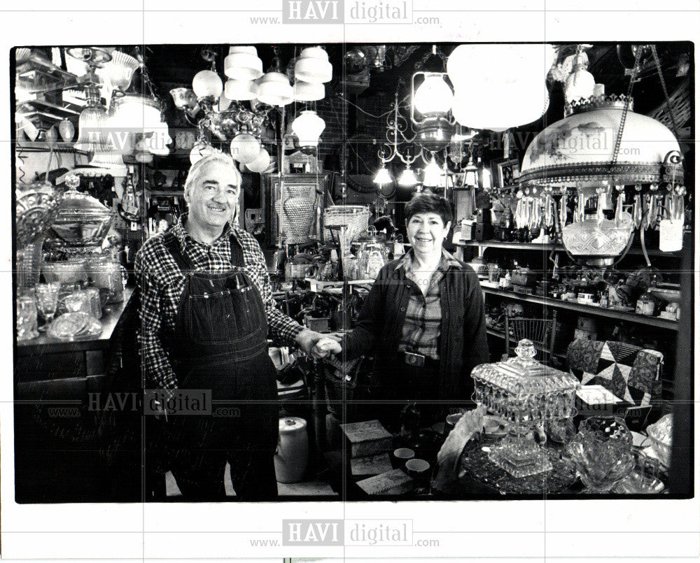 1981 Press Photo Mel Gin Duncan High Bank Antiques - Historic Images